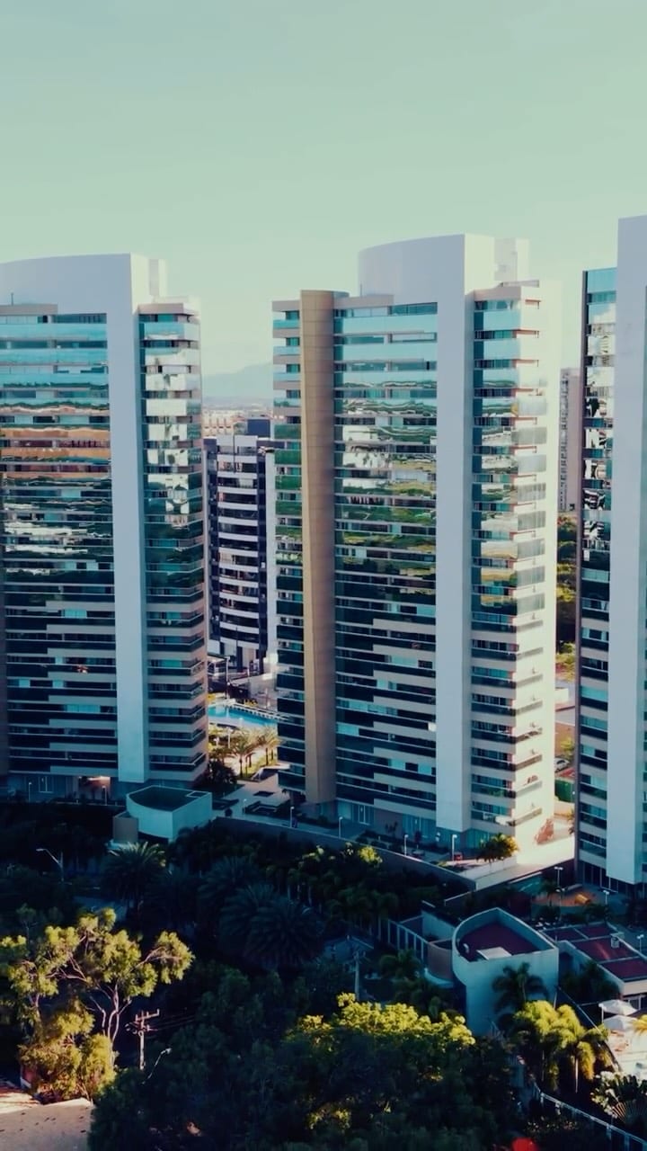 Vista aérea de torres residenciais no Cocó